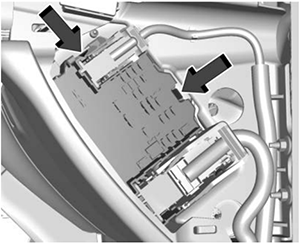 Chevrolet 4500HD, 5500HD, 6500HD (2019-2023): access the back of the right fuse block