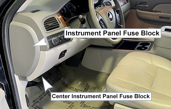 Chevrolet Silverado (GMT900; 2007-2013): Passenger compartment fuse panel location