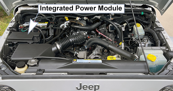 Jeep Wrangler (JK; 2007-2010): Engine compartment fuse box location