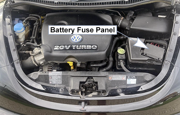 Volkswagen New Beetle (2002-2005): Engine compartment fuse box location