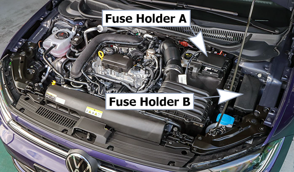 Volkswagen Polo (Mk6; 2021-2023): Engine compartment fuse box location