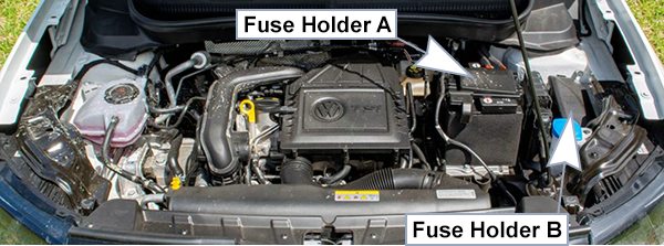 Volkswagen T-Cross (2019-2020): Engine compartment fuse box location